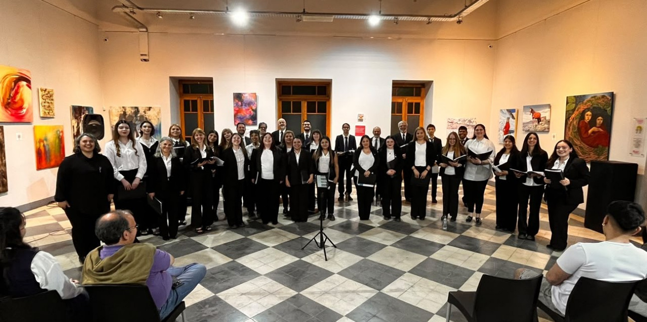 imagen El Coro de Derecho UNCUYO lleva su música a Bariloche