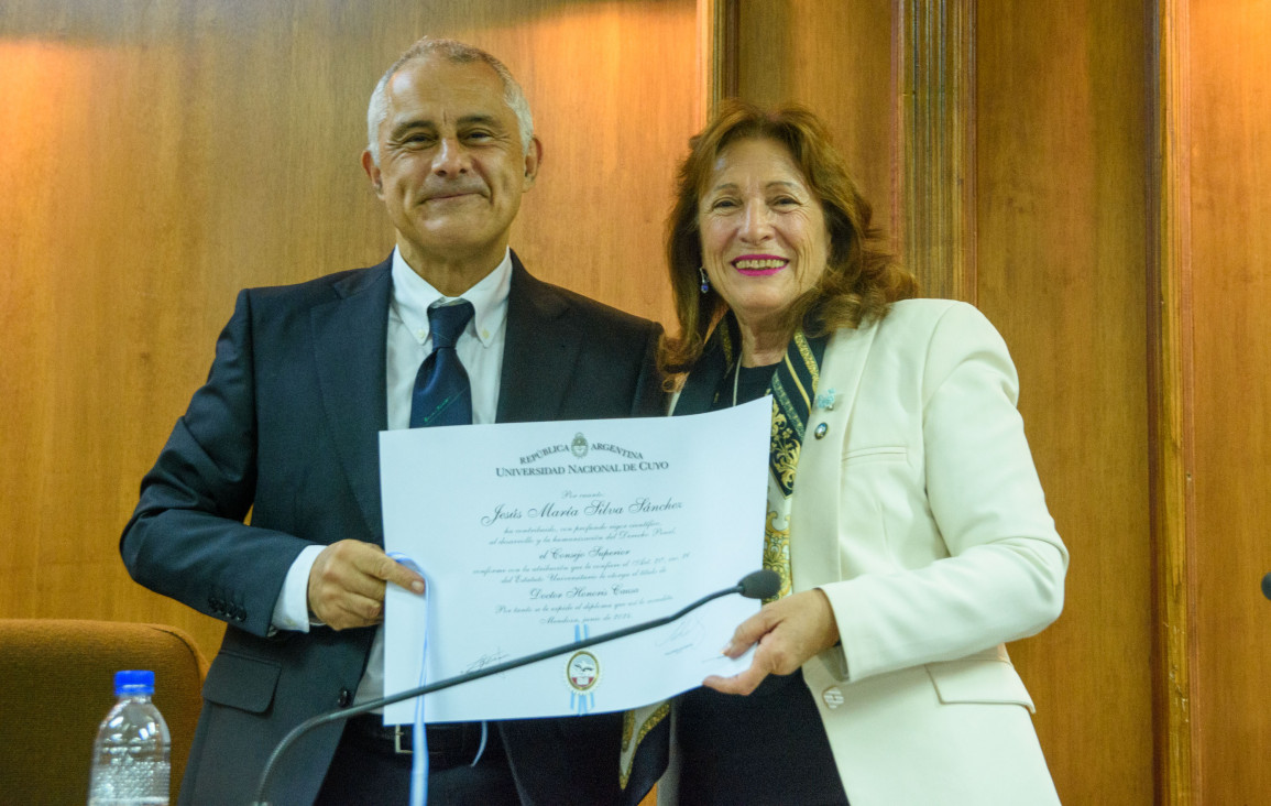 imagen La UNCUYO otorgó el título de Doctor Honoris Causa al catedrático español Jesús María Silva Sánchez