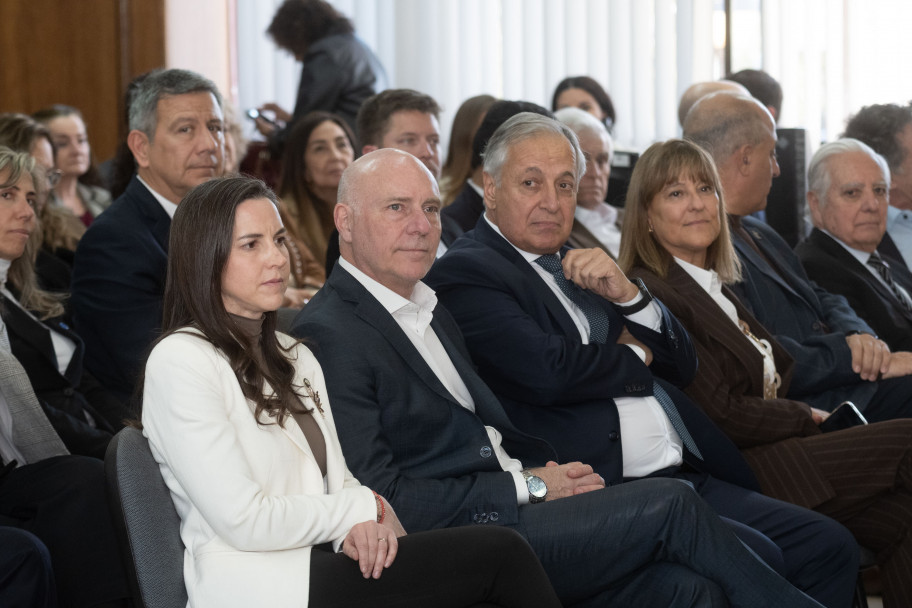 imagen La Facultad de Derecho de la UNCUYO renovó sus autoridades para el período 2026-2030