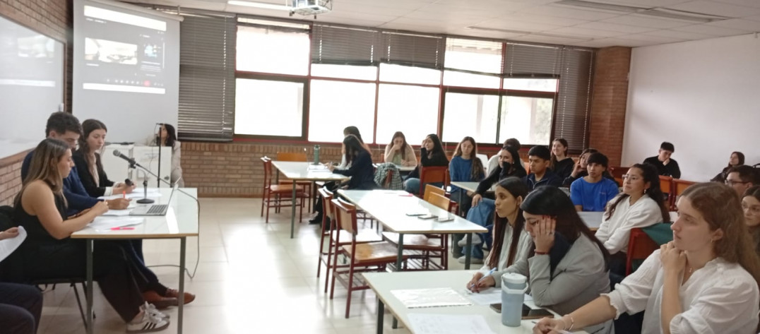 imagen Estudiantes de Abogacía recrearon las distintas etapas de un proceso judicial