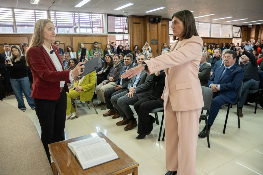 imagen La Facultad de Derecho de la UNCUYO renovó sus autoridades para el período 2026-2030