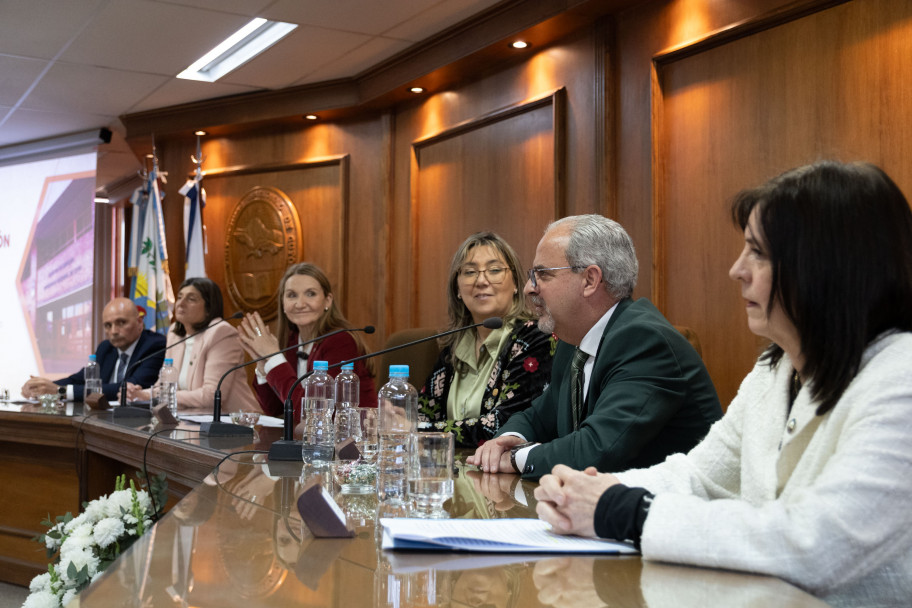 imagen La Facultad de Derecho de la UNCUYO renovó sus autoridades para el período 2026-2030