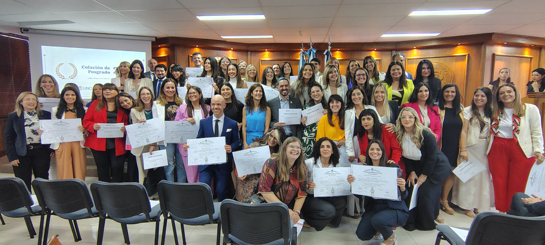 imagen La Facultad de Derecho celebró la Colación de Posgrado 2024