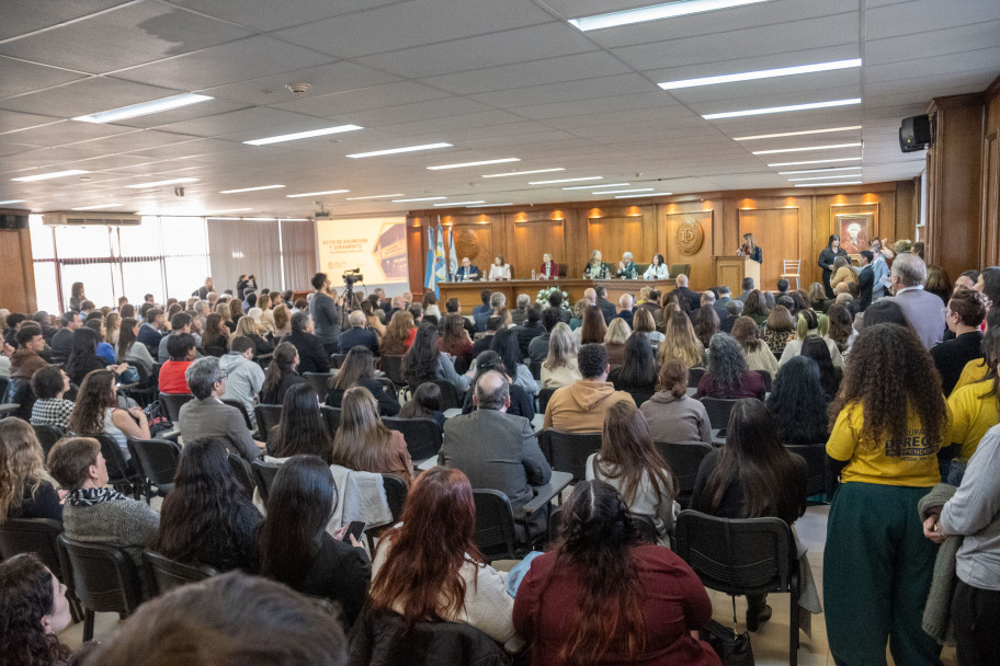 imagen La Facultad de Derecho de la UNCUYO renovó sus autoridades para el período 2026-2030