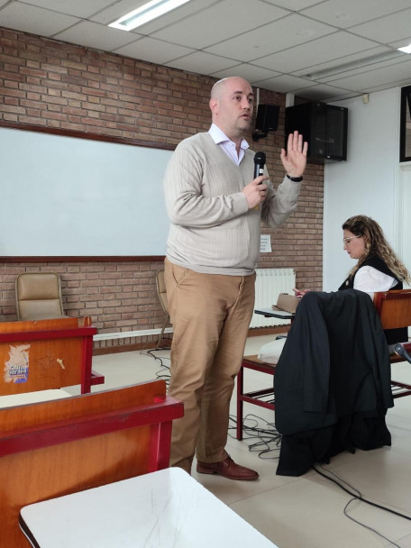 imagen Una Constitución para mirar hacia atrás y también hacia adelante