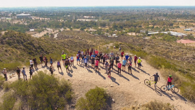 imagen Caminata al Parque Deportivo de Montaña