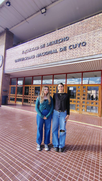 imagen Excelencia académica: equipo de Derecho UNCUYO alcanzó las semifinales de la COMLIT