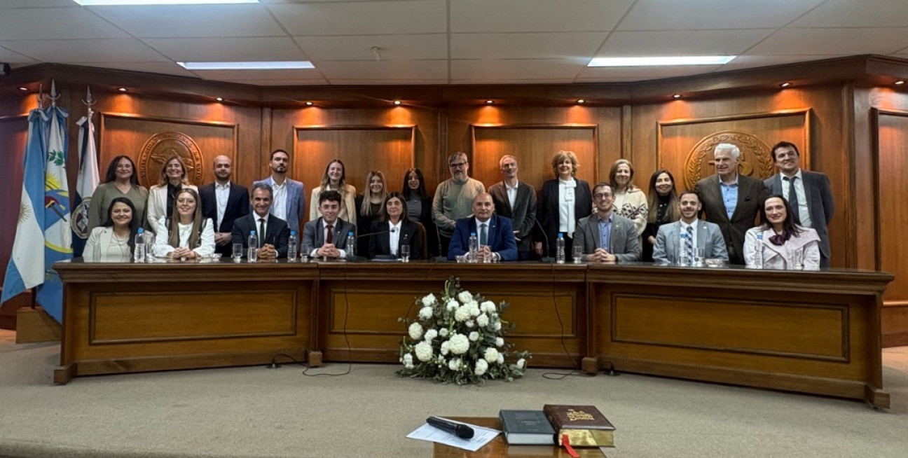 imagen Jura y asunción del Equipo de Gestión y Consejo Directivo de la Facultad de Derecho 2026-2030