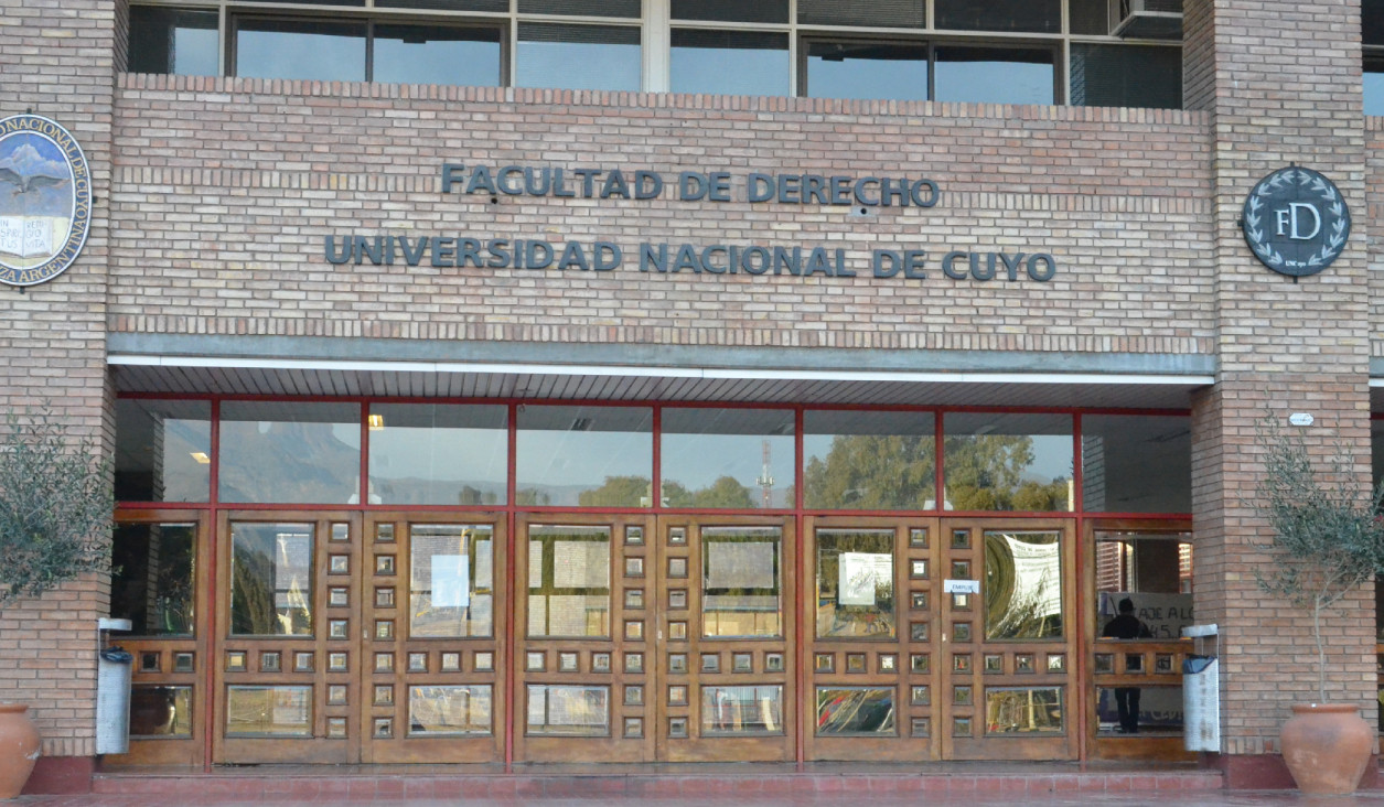 imagen Acto de Denominación Dr. Raúl Ricardo Alfonsín al Hall de Entrada