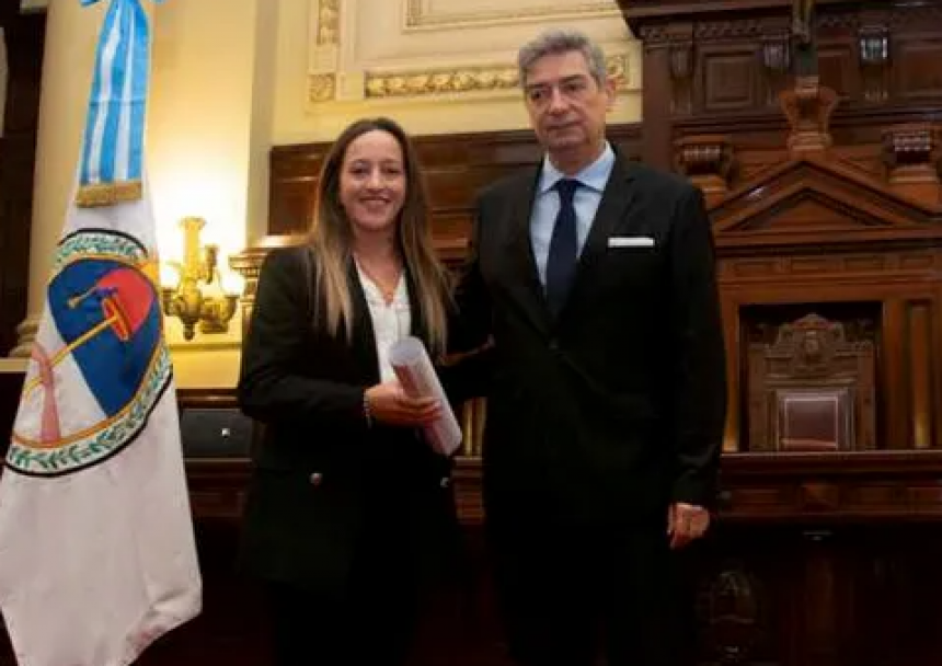imagen Egresada de la FD distinguida por la Corte Suprema entre los mejores promedios del país