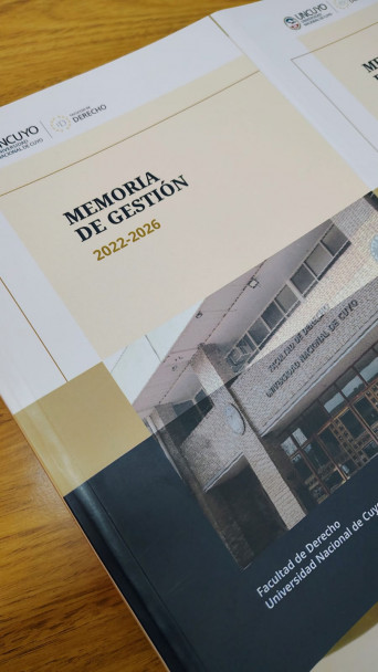 imagen "La dignidad frente a la escasez": la Facultad de Derecho presentó sus Memorias de Gestión 2022-2026