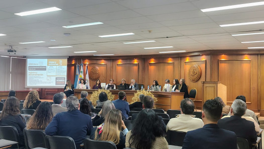 imagen "La dignidad frente a la escasez": la Facultad de Derecho presentó sus Memorias de Gestión 2022-2026