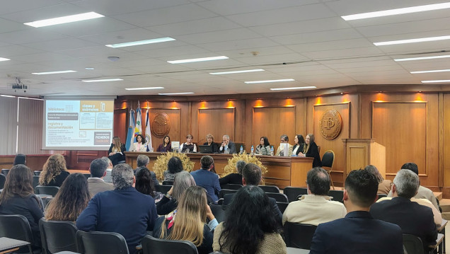 imagen "La dignidad frente a la escasez": la Facultad de Derecho presentó sus Memorias de Gestión 2022-2026