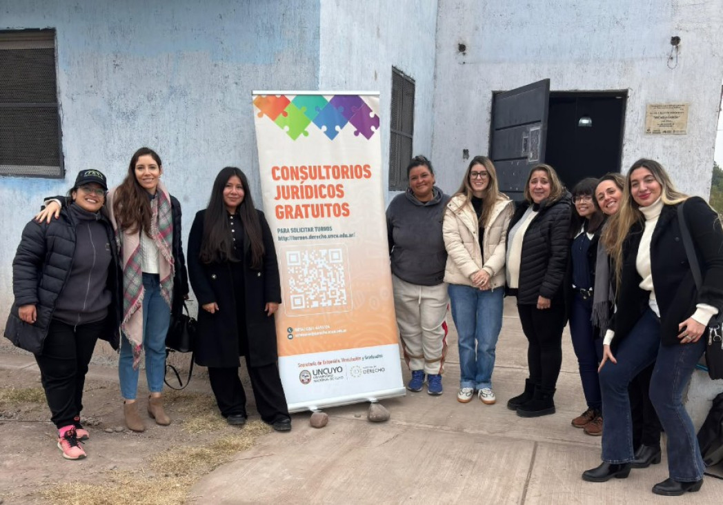imagen La Facultad de Derecho lleva asesoramiento jurídico gratuito a distintos barrios de Mendoza con el proyecto "Derecho(s) al Barrio"