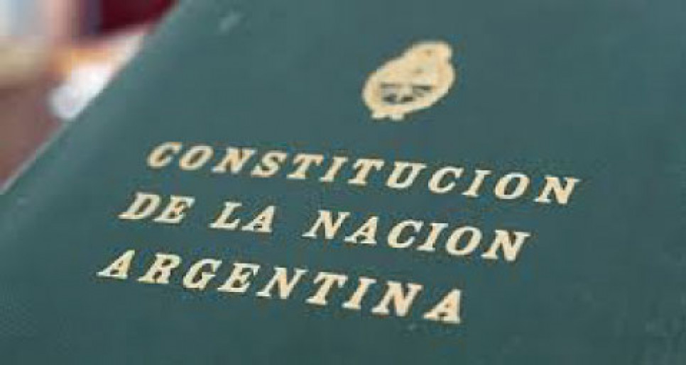 imagen La Constitución histórica en el estado Argentino por Olga Pura Arrabal de Canals