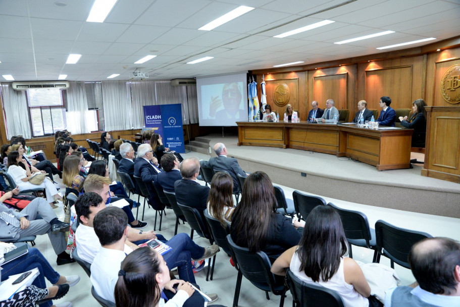 imagen La Constitución de Mendoza en debate