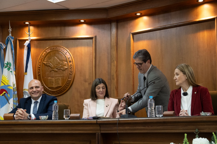 imagen La Facultad de Derecho de la UNCUYO renovó sus autoridades para el período 2026-2030