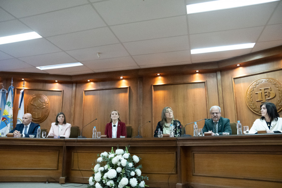 imagen La Facultad de Derecho de la UNCUYO renovó sus autoridades para el período 2026-2030