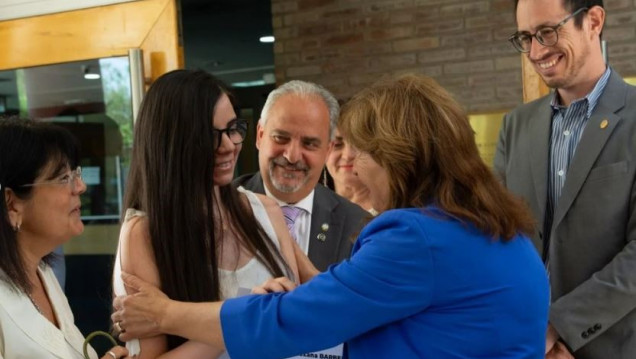 imagen Graduadas de la FD recibieron la distinción "María Elisa Norton Farmache"