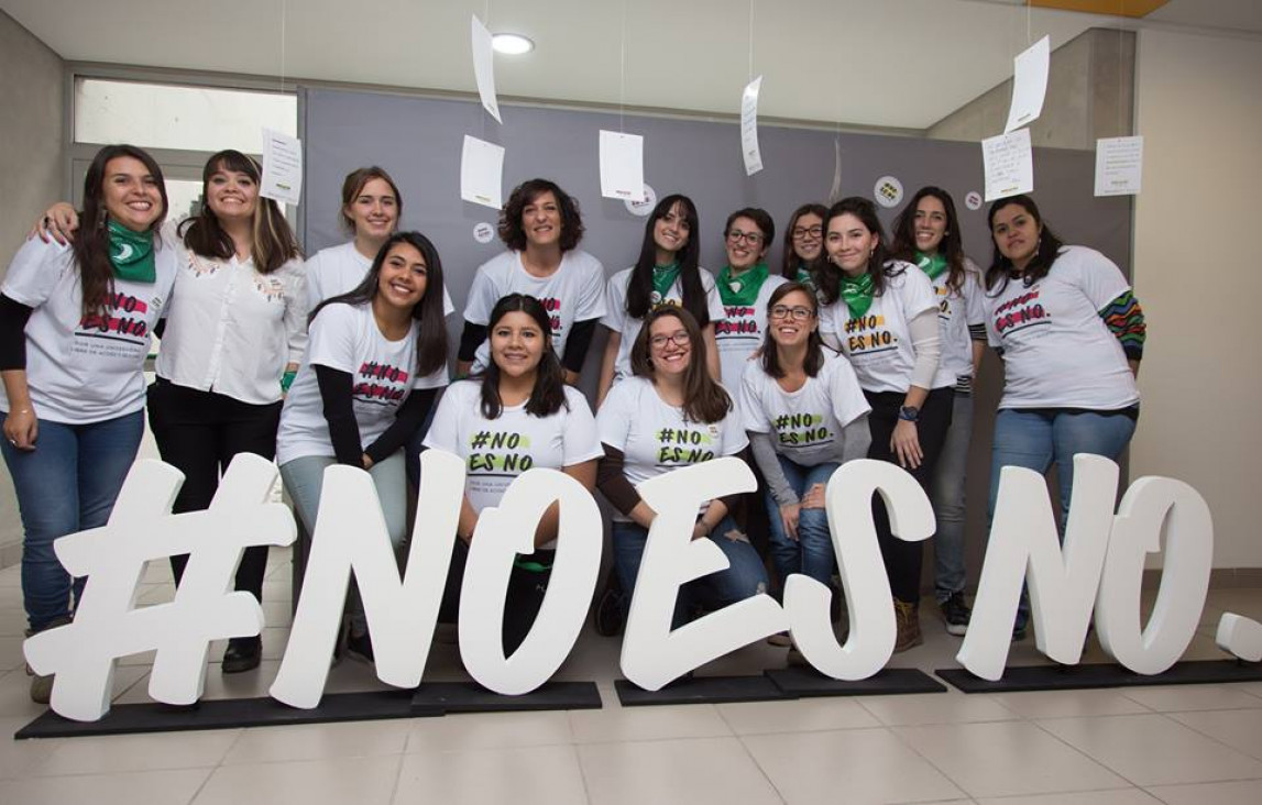 imagen La Campaña "NO ES NO" llega a la Facultad de Derecho